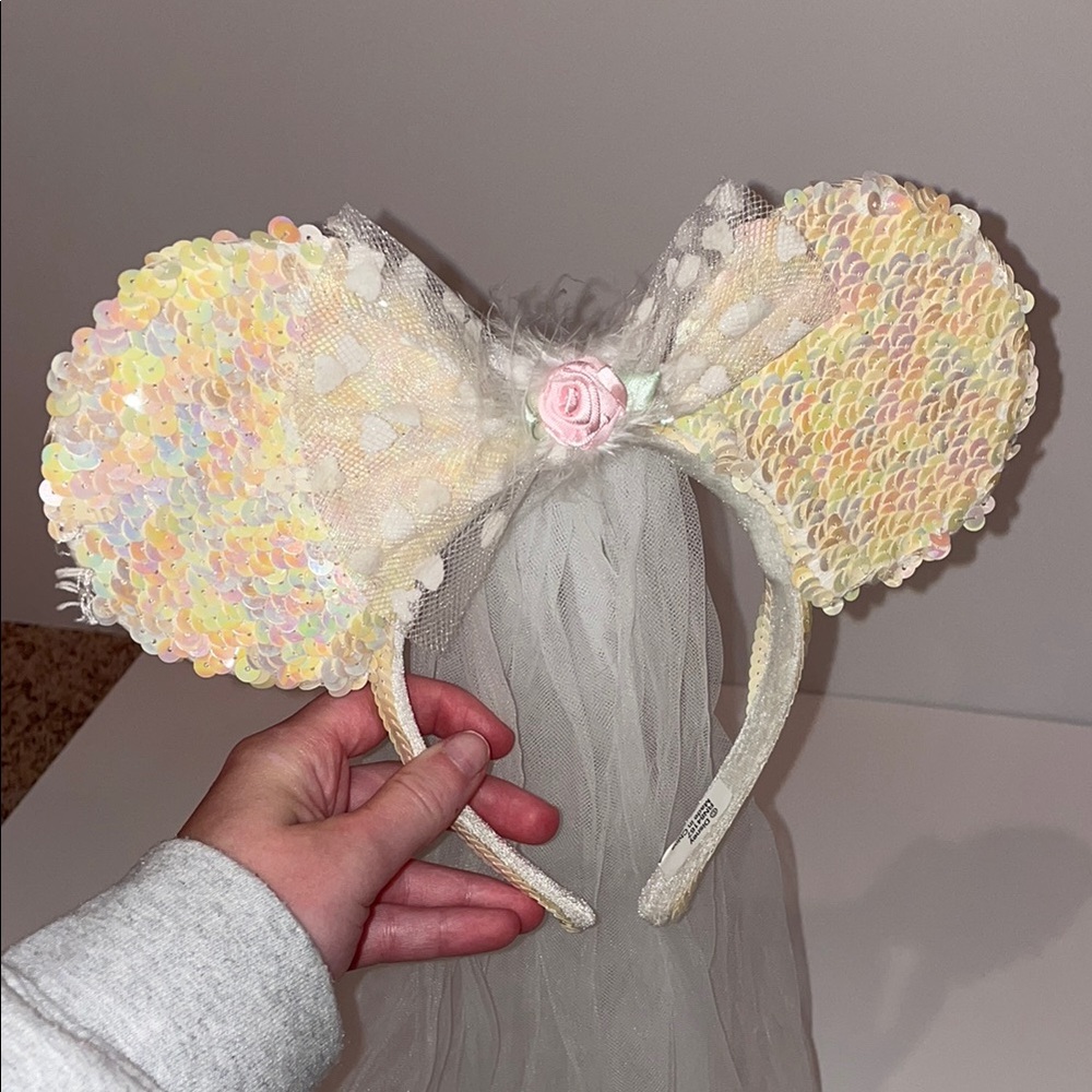Disney Minnie Mouse Ears with Veil
